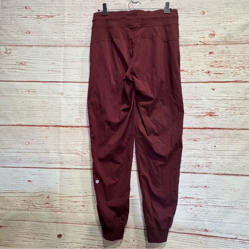 Lululemon Dance Studio Mid-Rise Jogger in Red Merlot Sz 6 - Picture 9 of 13